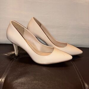 Kelly & Katie Classic Cream Heels